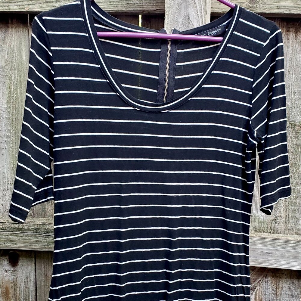 Striped half-sleeve